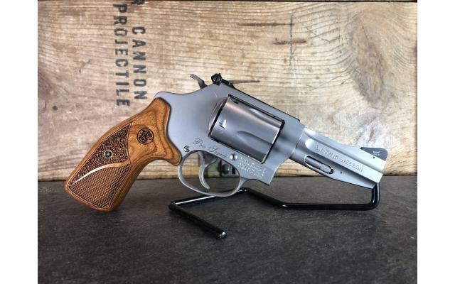 Pre-owned Smith & Wesson 60-15 .38spl Pro Sereis In Hard Case