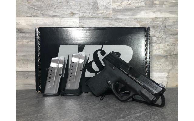 New Smith & Wesson M&P9 Shield M2.0 9mm