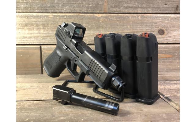 Pre-owned Glock 19 Gen5 9mm In Hard Case
