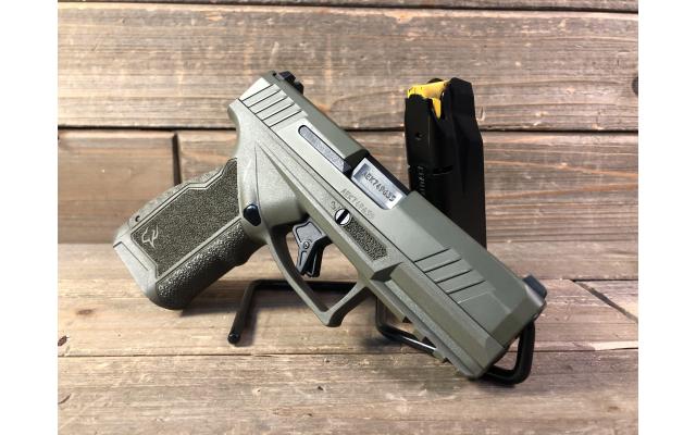 Pre-owned Taurus GX4 9mm In Hard Case