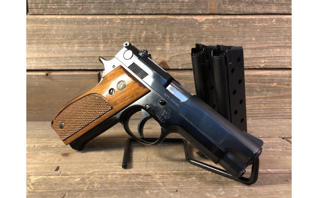 Pre-owned Smith & Wesson Model 39 9mm In Hard Case