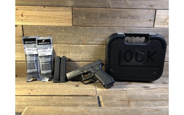 Pre-owned Glock 17 Gen 4 9mm LE turn-in - 5 Magazines included!