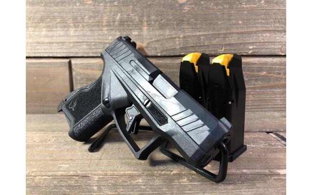 Pre-owned Taurus GX4 9mm In Hard Case
