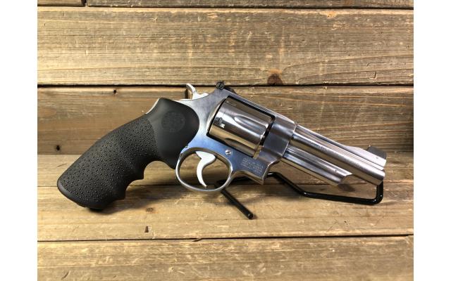 Pre-owned Smith & Wesson 629-9 Mountain Gun .44mag In Hard Case