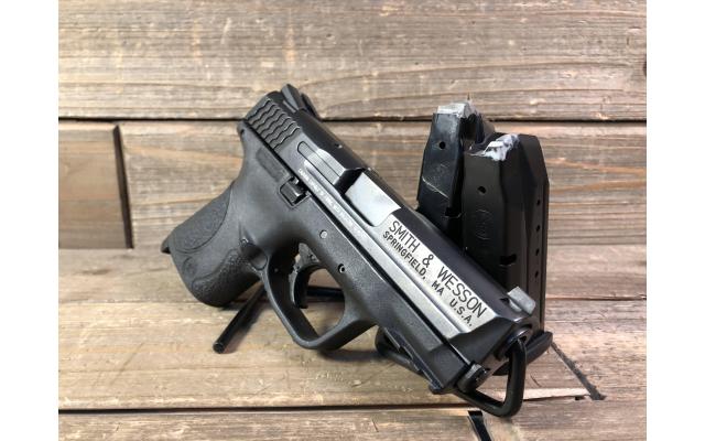 Pre-owned Smith & Wesson M&P9C 9mm In Hard Case