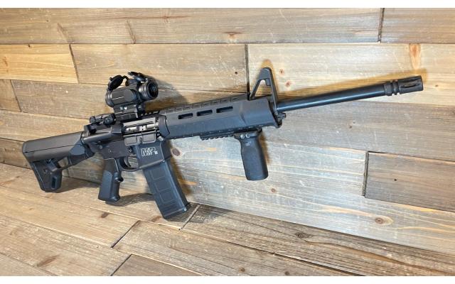 Smith & Wesson M&P15 16" 5.56NATO w/ Surefire Red Dot, no box - Pre-Owned