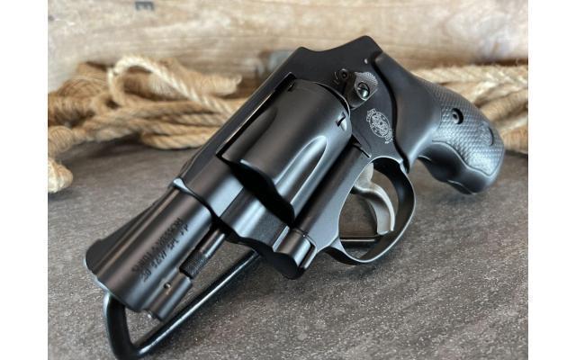 Smith & Wesson Model 442 Air Weight 1.875' .38 Special - NEW!