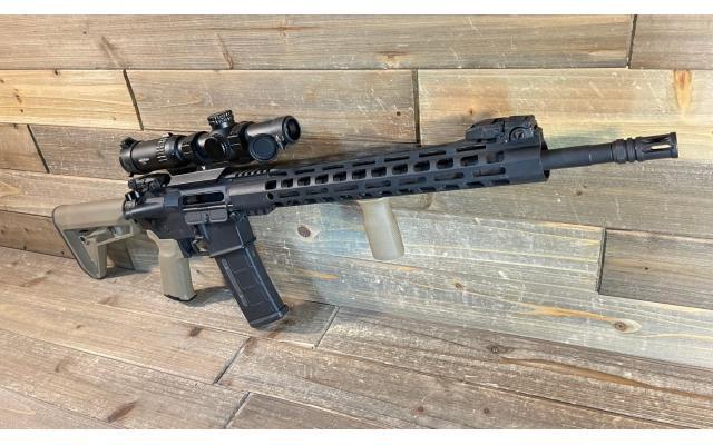 Spike's Tactical ST-15 18" 5.56NATO w/ Vortex StrikeEagle 1-6x24 Scope, no box - Pre-Owned